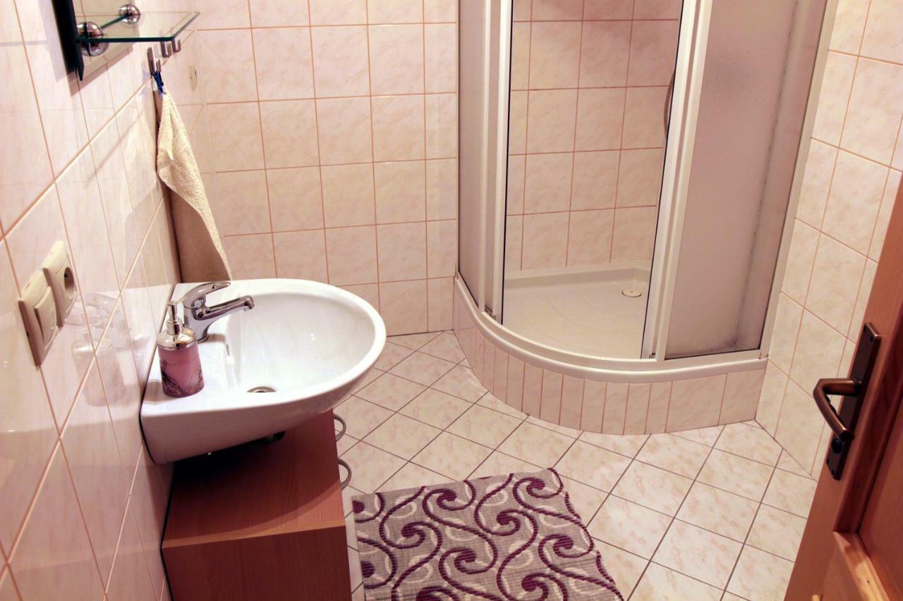 Rekreacny Dom Pod Dedovou Hotel Oscadnica Buitenkant foto